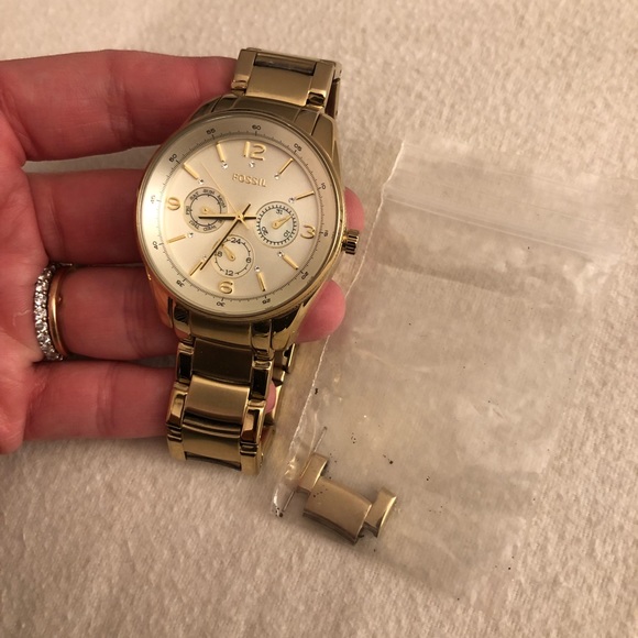 Gold Fossil Watch - Picture 7 of 9